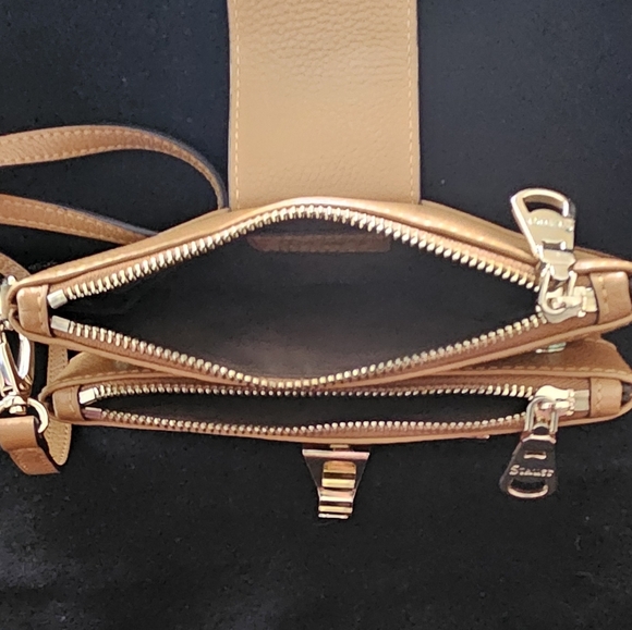 Stauer Tan/Light Brown Pebble Leather Crossbody Bag - Picture 8 of 11